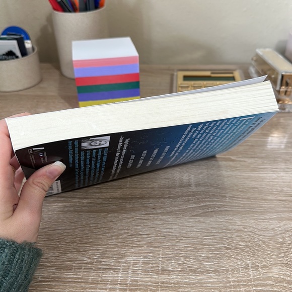 Ugly Love by Colleen Hoover - Picture 3 of 3